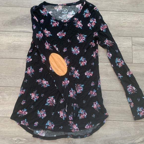 Floral Tee - Picture 2 of 3